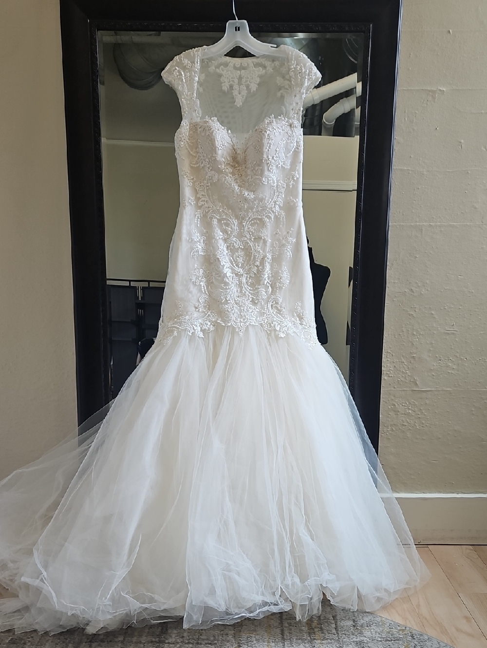 Size 10 light/dark ivory cap sleeve sparkly lace mermaid bridal gown NWOT - Picture 6 of 16